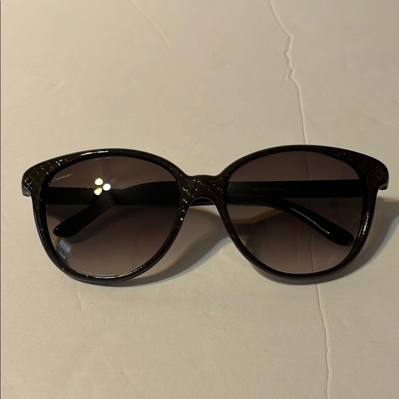 Elegant Black Sunglasses - Picture 1 of 9